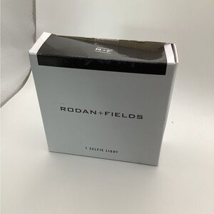 Rodan + Fields Adjustable Selfie Light with USB Cord